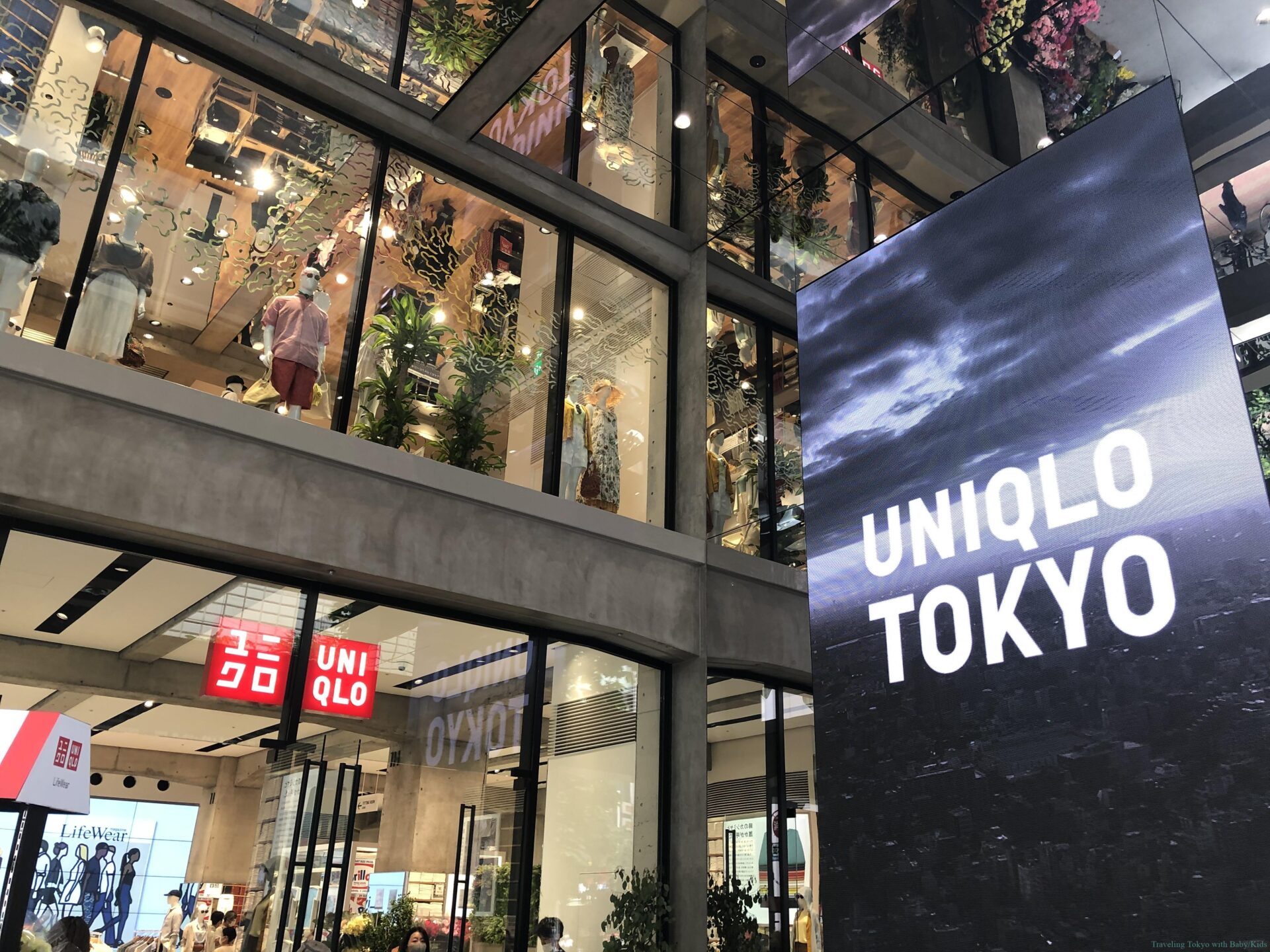 Uniqlo Tokyo The Newest And Biggest Flagship Store In Ginza Opened 6 19 Traveling Tokyo With Baby Kids
